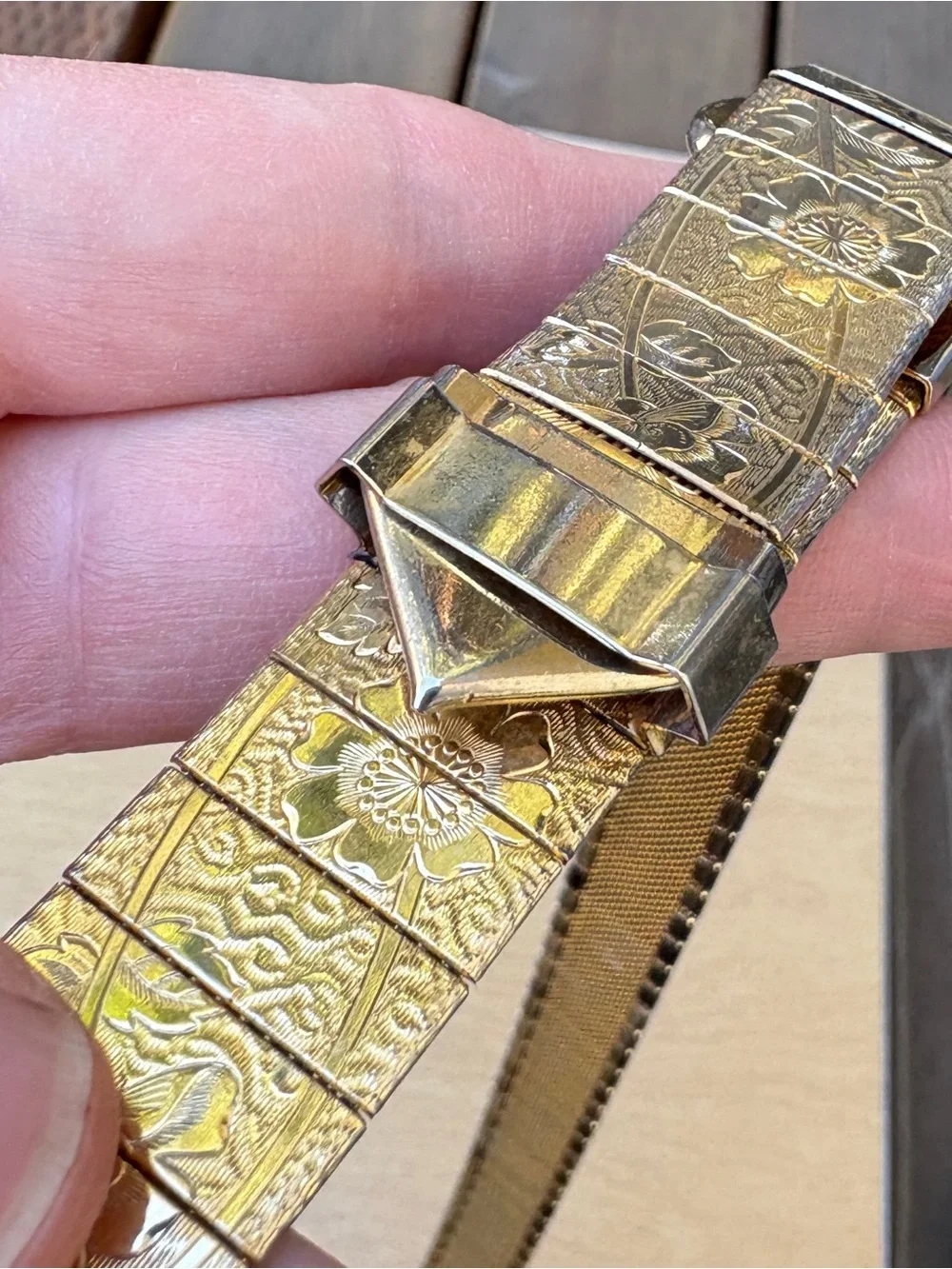 Vintage Gold-Toned Floral Engraved Metal Link Belt